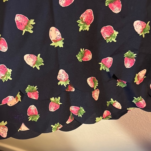 Maison Jules Dark Blue Strawberry Scalloped Sleeveless Blouse - Picture 4 of 4